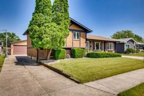 16819 Meadowdale Dr, Oak Forest, IL, 60452-4439 | Card Image