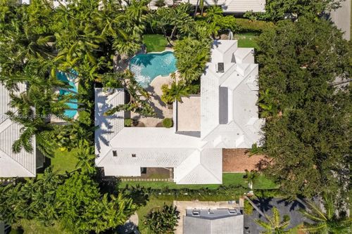 6675 Roxbury Ln, Miami Beach, FL, 33141-4532 | Card Image