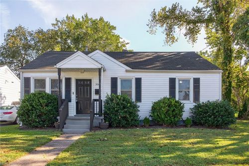 300 Maney Dr, Newport News, VA, 23605-1018 | Card Image