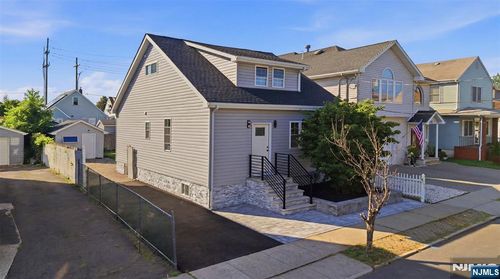 15 Morrissee Ave, Wallington, NJ, 07057-2211 | Card Image