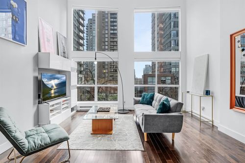 318-933 Seymour St, Vancouver, BC, V6B6L6 | Card Image