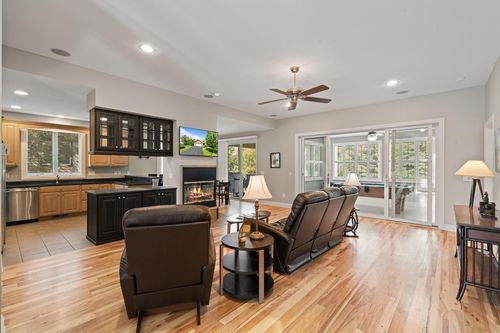 52-17-1018 Links Rd, LAKE GENEVA, WI, 53147-4945 | Card Image