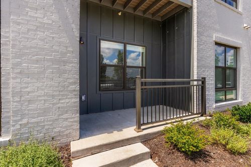 109-1677 54th Ave N, Nashville, TN, 37209-3070 | Card Image