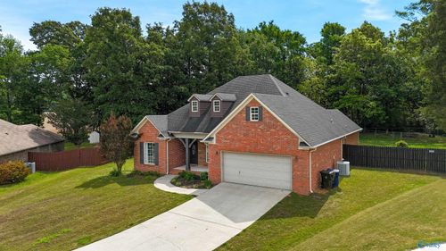 146 Bucks Pocket Dr, New Market, AL, 35761-9035 | Card Image