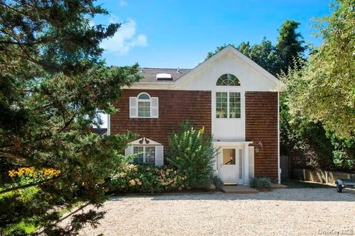 42 Towd Point Rd, Southampton, NY, 11968-1504 | Card Image