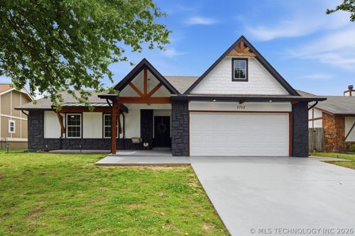 1712 Firewood Ave, Broken Arrow, OK, 74012-1259 | Card Image