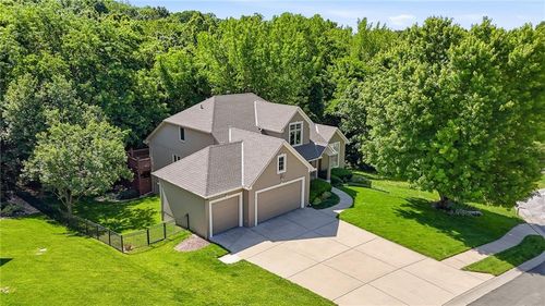10209 River Hills Ct, Parkville, MO, 64152-3373 | Card Image