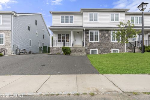 4 Bourbon Ct, Lakewood, NJ, 08701-3784 | Card Image