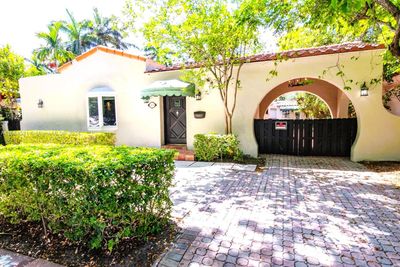 3050 Alton Road, House other with 4 bedrooms, 3 bathrooms and null parking in Miami Beach FL | Image 1