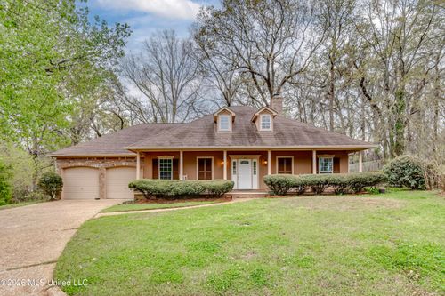 107 Newport Cir, Clinton, MS, 39056-5423 | Card Image