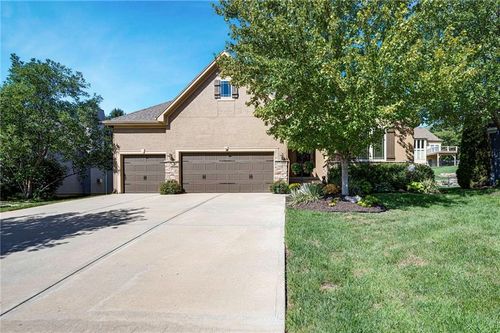 12714 W 49th Ter, Shawnee, KS, 66216-1427 | Card Image