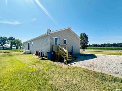 1142 Medlin Road, House other with 3 bedrooms, 2 bathrooms and null parking in Centralia IL | Image 2