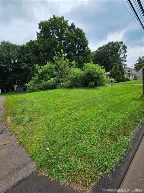 1175 Worthington Rdg, Berlin, CT, 06037-3205 | Card Image