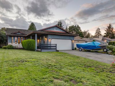 12145 Cherrywood Dr, House other with 3 bedrooms, 2 bathrooms and 6 parking in Maple Ridge BC | Image 2