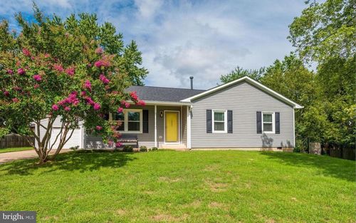 10121 Cheswick Ct, MANASSAS, VA, 20110-6076 | Card Image