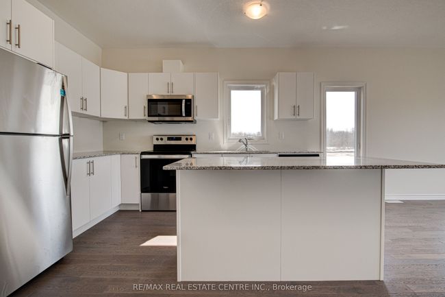 83 Cheryl Ave, House attached with 2 bedrooms, 2 bathrooms and 1 parking in Atwood ON | Image 12