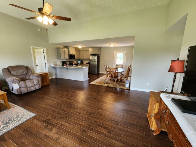 4574 Long Creek Rd, House other with 3 bedrooms, 2 bathrooms and 2 parking in Lafayette TN | Image 10
