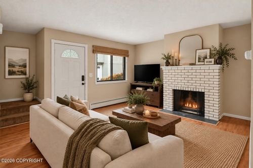 d3-6222 12th Ave, Anchorage, AK, 99504-2364 | Card Image