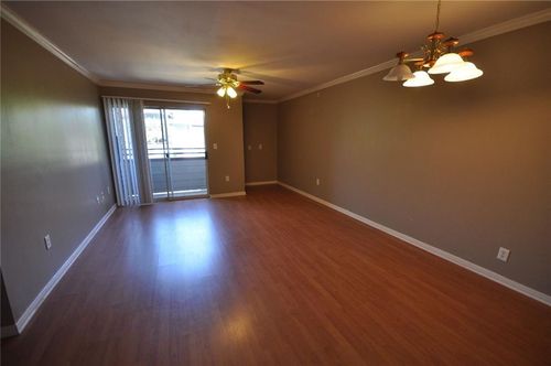 apt-104-501 W 26th St, Austin, TX, 78705-4579 | Card Image