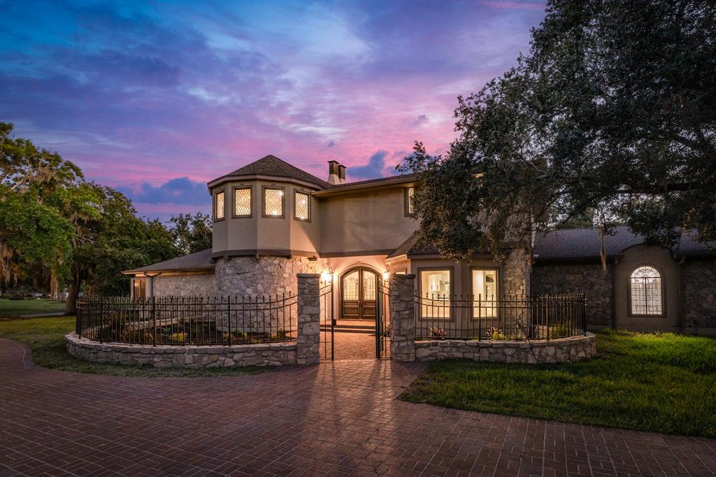 Teakwood St, Lake Jackson, TX 77566