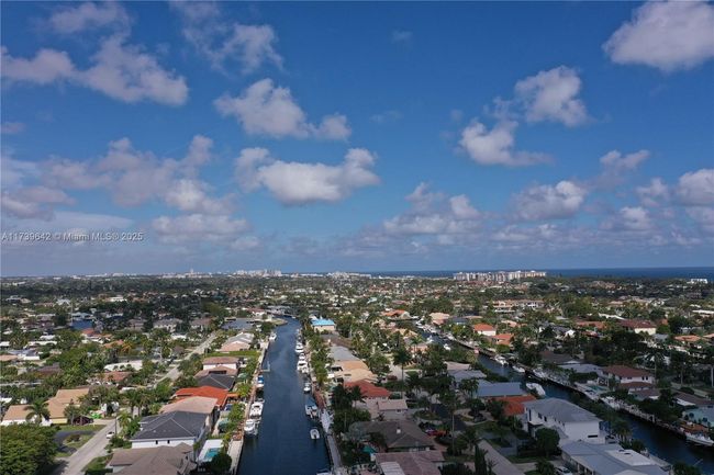 4000 Ne 23 Rd Ave, House other with 3 bedrooms, 4 bathrooms and null parking in Lighthouse Point FL | Image 44