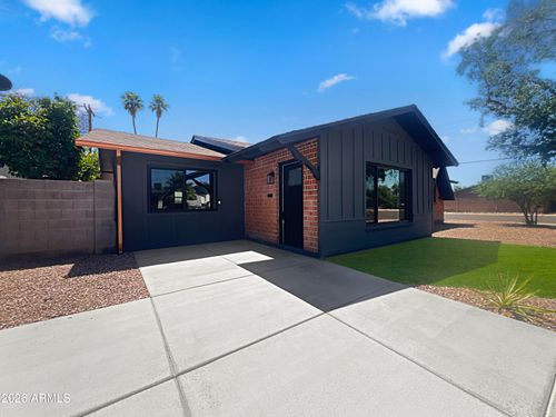 8201 E Whitton Ave, Scottsdale, AZ, 85251-5823 | Card Image