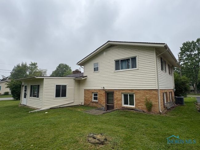 23695 E Second St, House other with 3 bedrooms, 1 bathrooms and null parking in Grand Rapids OH | Image 4