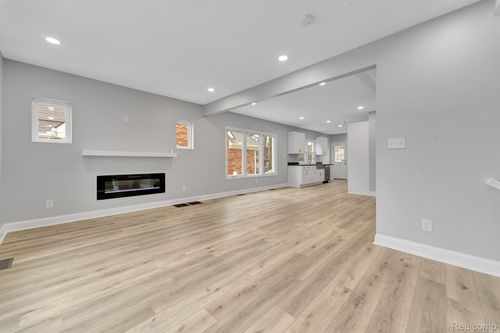 5291 Devonshire Rd, Detroit, MI, 48224-3232 | Card Image