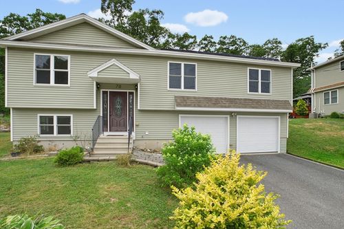 70 Swan Ave, Worcester, MA, 01602-3048 | Card Image
