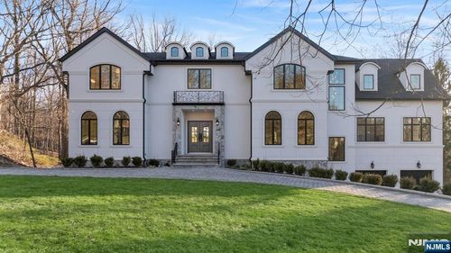 28 Ellens Way, Alpine, NJ, 07620-1129 | Card Image