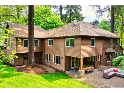 3159 Douglas Cir, House other with 6 bedrooms, 4 bathrooms and 4 parking in LakeOswego OR | Image 2