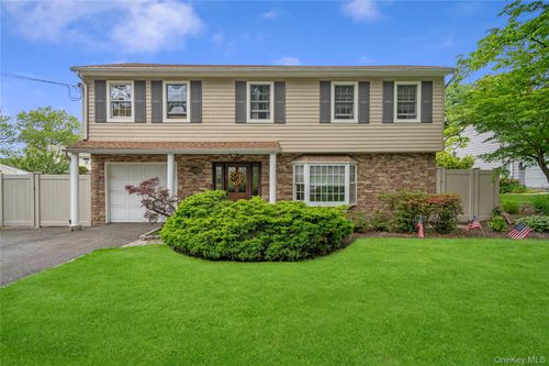 11 Edison Drive, Huntington, NY, 11746 | Card Image