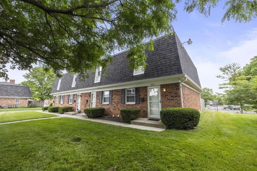 4454 Folkestone Ct S, Columbus, OH, 43220-3704 | Card Image