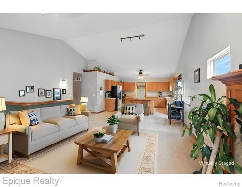 418 Converse Ct, Lake Orion, MI, 48362-3370 | Card Image