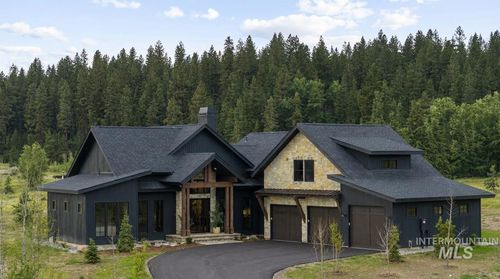 11 Larkspur Cir, McCall, ID, 83638-4617 | Card Image