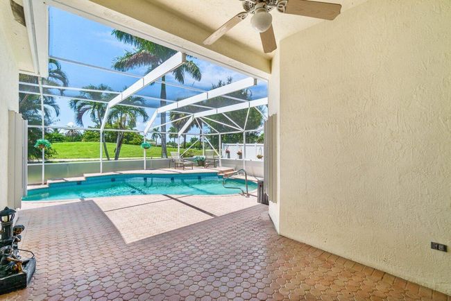 5946 Bay Hill Cir, House other with 4 bedrooms, 2 bathrooms and null parking in Lake Worth FL | Image 35