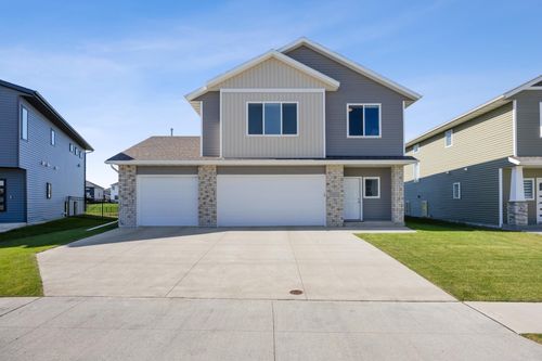 1033 Ashley Dr W, West Fargo, ND, 58078-8536 | Card Image