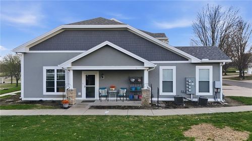 11761 S Roundtree St, Olathe, KS, 66061-2743 | Card Image