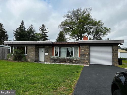2166 Sproul Rd, BROOMALL, PA, 19008-2251 | Card Image