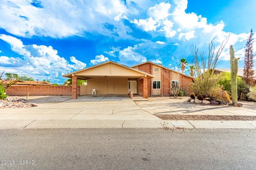 3273 W Green Ridge Dr, Tucson, AZ, 85741-2954 | Card Image