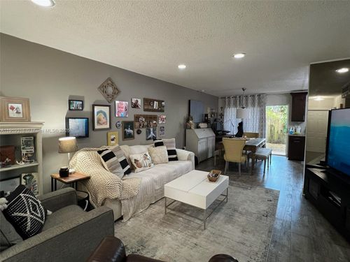 8423-8423 Sw 137th Ave, Miami, FL, 33183-4074 | Card Image