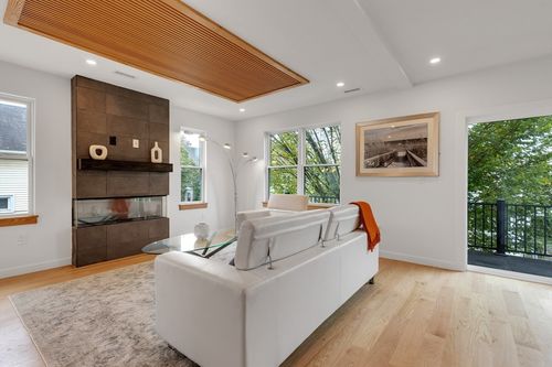 69-69 Boston Ave, Somerville, MA, 02144-2204 | Card Image