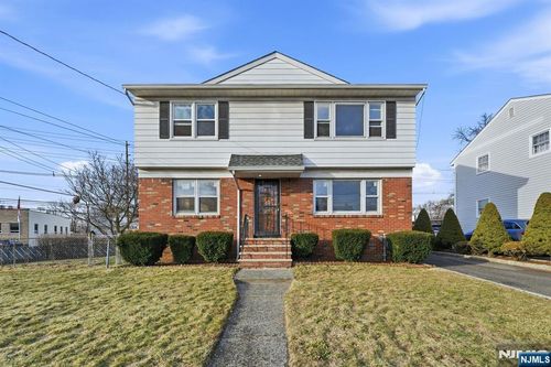 5 Josh Ct, Clifton, NJ, 07011-3609 | Card Image