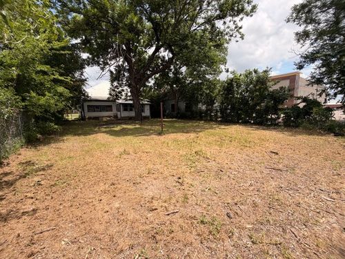 819 S 10th St, Waco, TX, 76706-1329 | Card Image