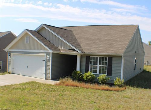 4035 Meredith Woods Ln, Winston-Salem, NC, 27107-6975 | Card Image