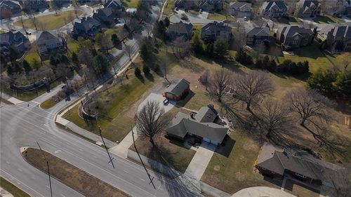 15590 Antioch Rd, Overland Park, KS, 66221-9332 | Card Image