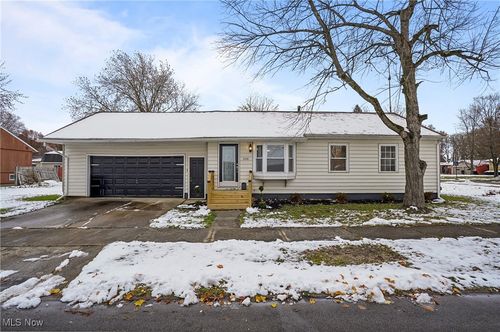 2748 Clearwater St Nw, Warren, OH, 44485-2210 | Card Image