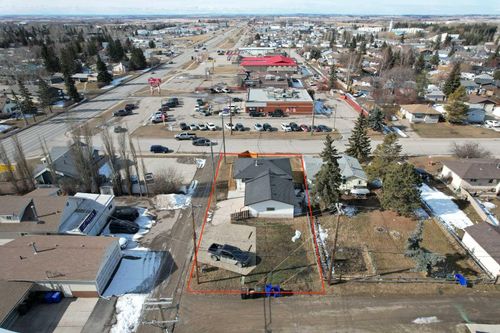 4517 55 Ave, Olds, AB, T4H1B9 | Card Image