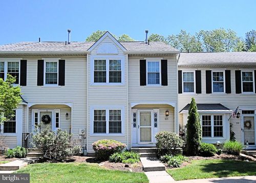 331 Ivanhoe Ct, LANGHORNE, PA, 19047-3018 | Card Image
