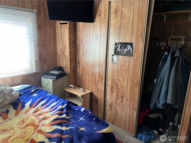 Second bedroom closet area. | Image 14